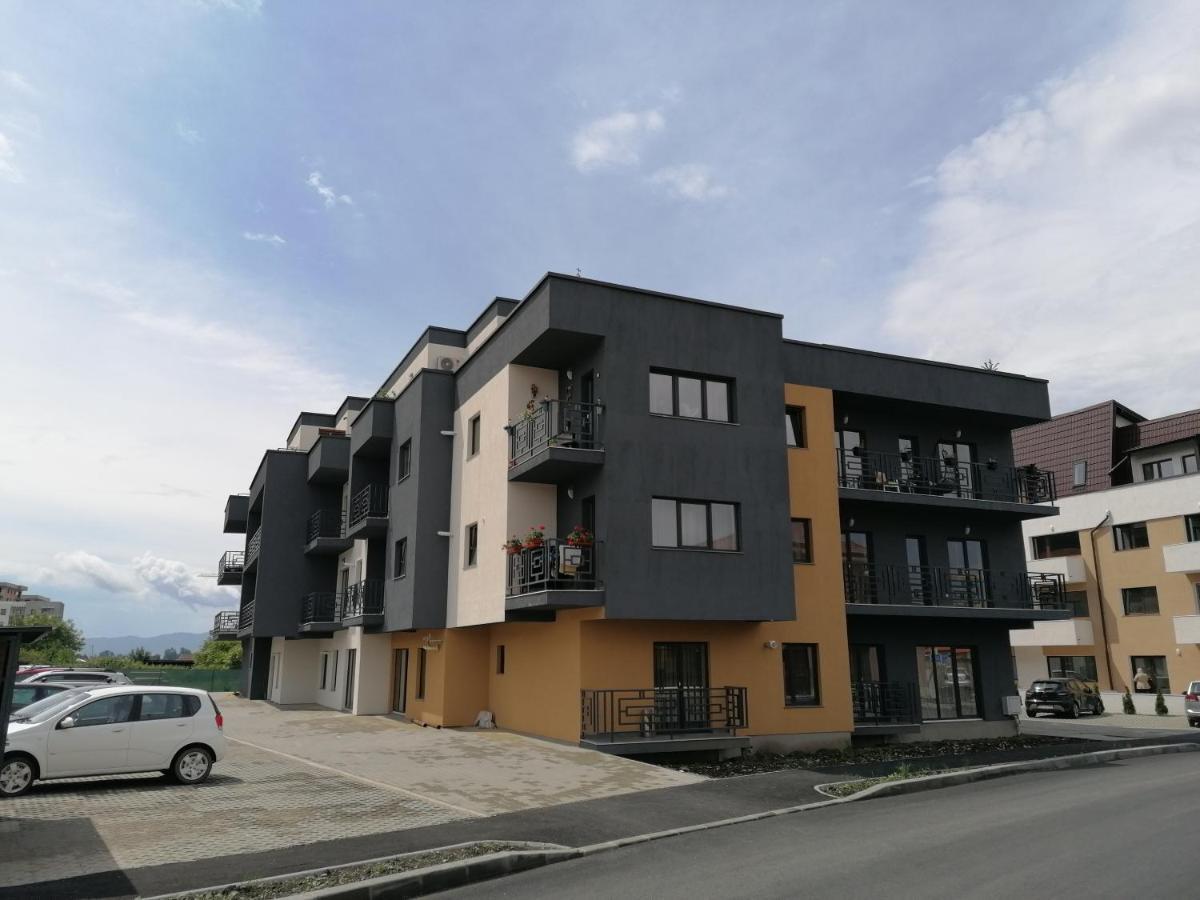 Ama Cu Terasa 50 Mp & Parcare * Braşov